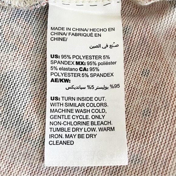 CHICO’S Red & Black Paisley Button Sleeve Tunic Size Small - Picture 9 of 14